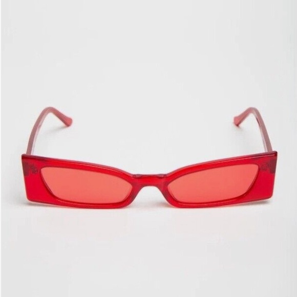 Roberi & Fraud Geraldine Sunglasses in Red - Picture 1 of 8